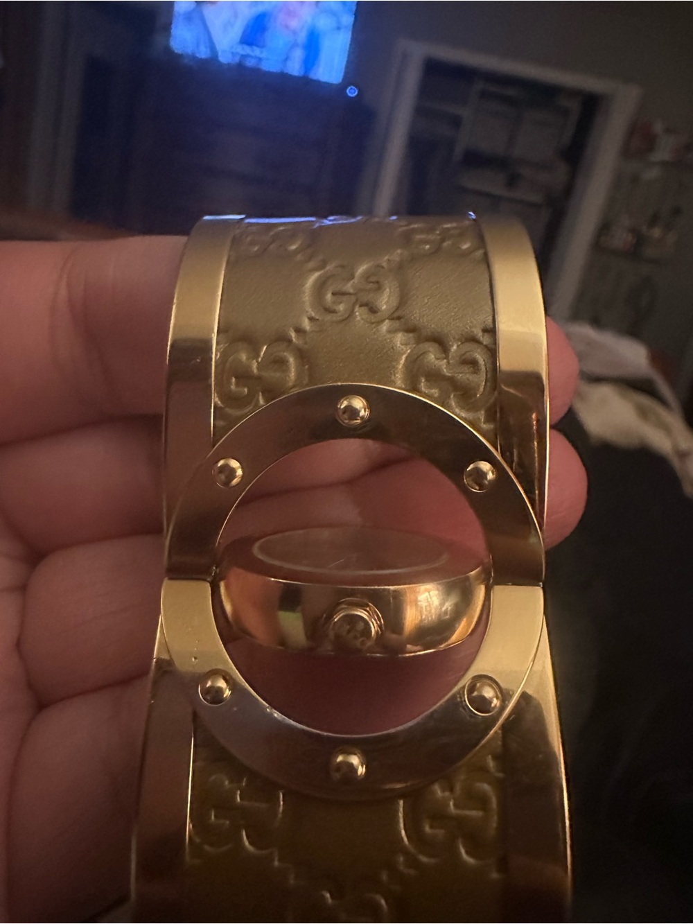 Gucci Gold-Tone Embossed Leather Bangle Watch - Picture 4 of 8